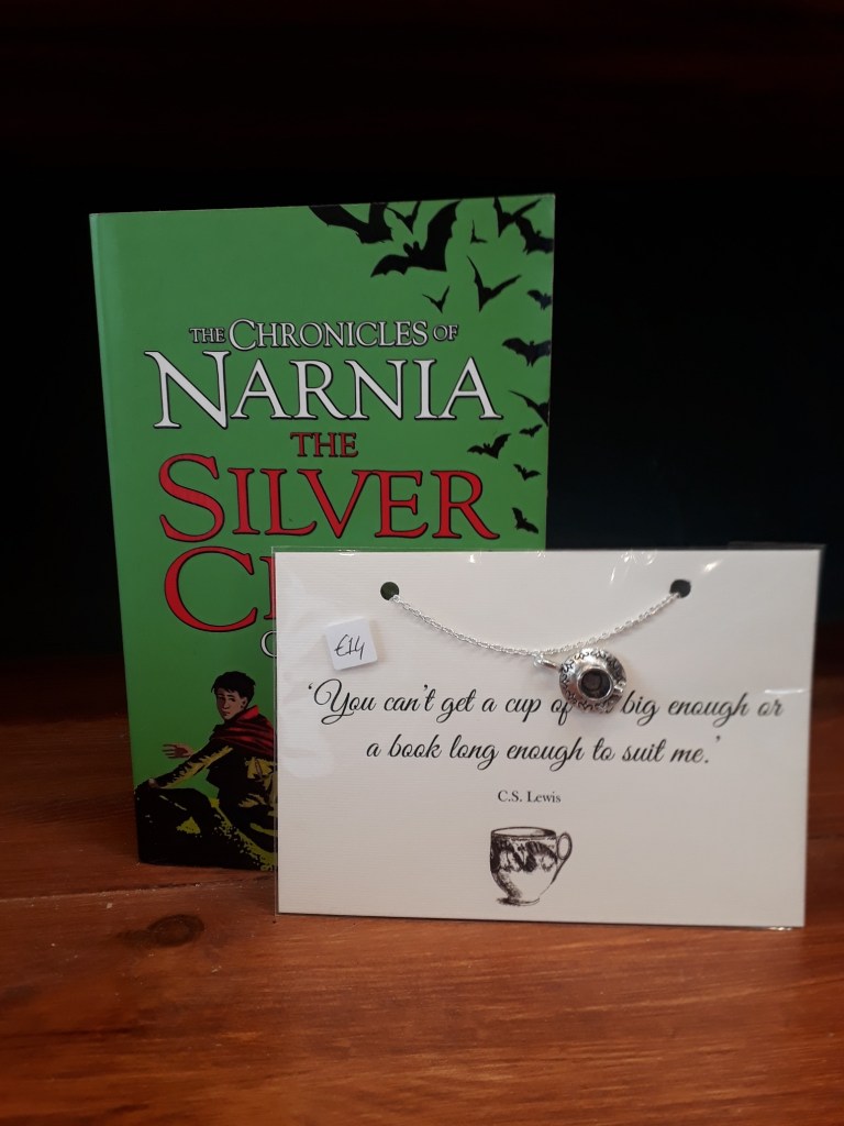 C. S. Lewis teacup necklace. Silver plated chain, silver coloured charm. 14 euro