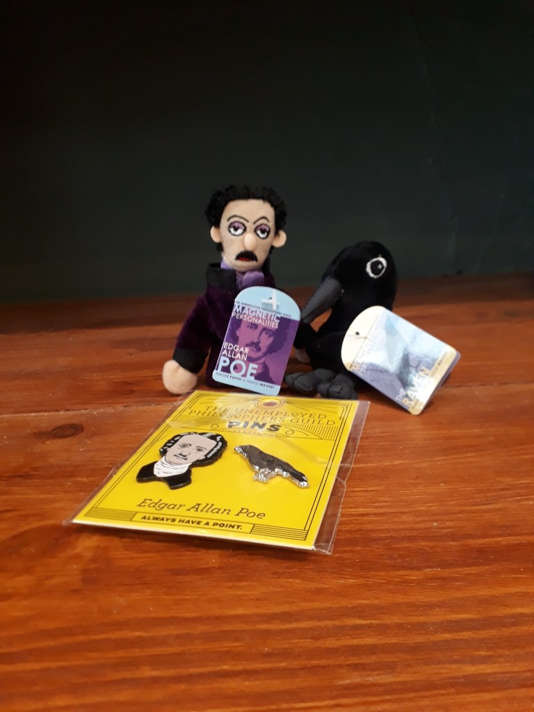 Edgar Allen Poe and raven fridge magnet finger puppets 7 euro each. Edgar Allen Poe and raven enamel pin set 14 euro