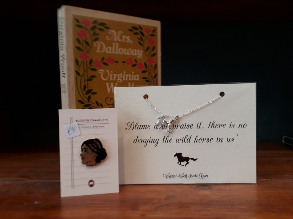 Virginia Woolf enamel pin 8 euro. Virginia Woolf horse necklace. Silver plated chain, silver coloured charm  14 euro